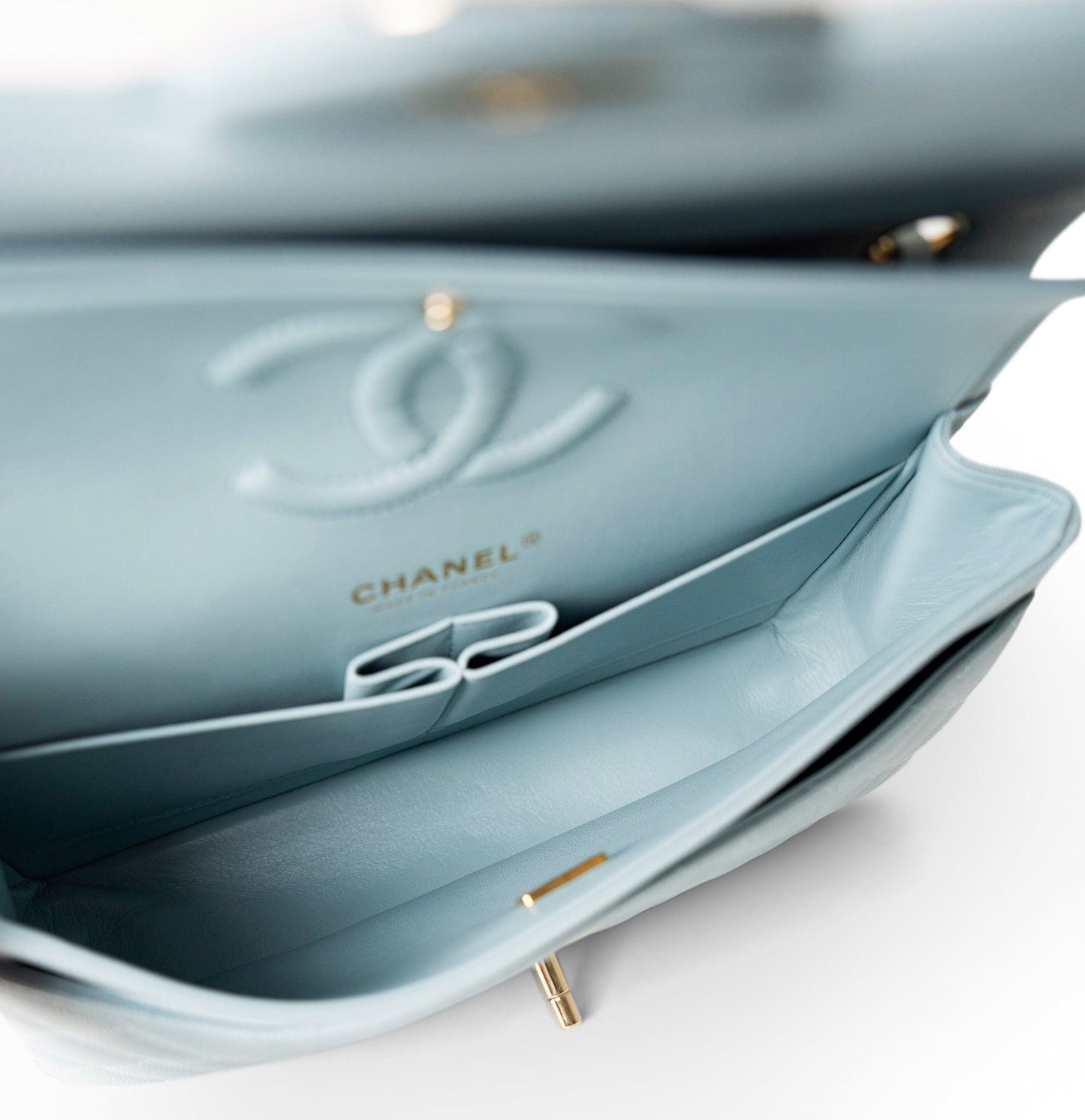 22P Light Blue Caviar Quilted Classic Flap Medium Light Gold Hardware