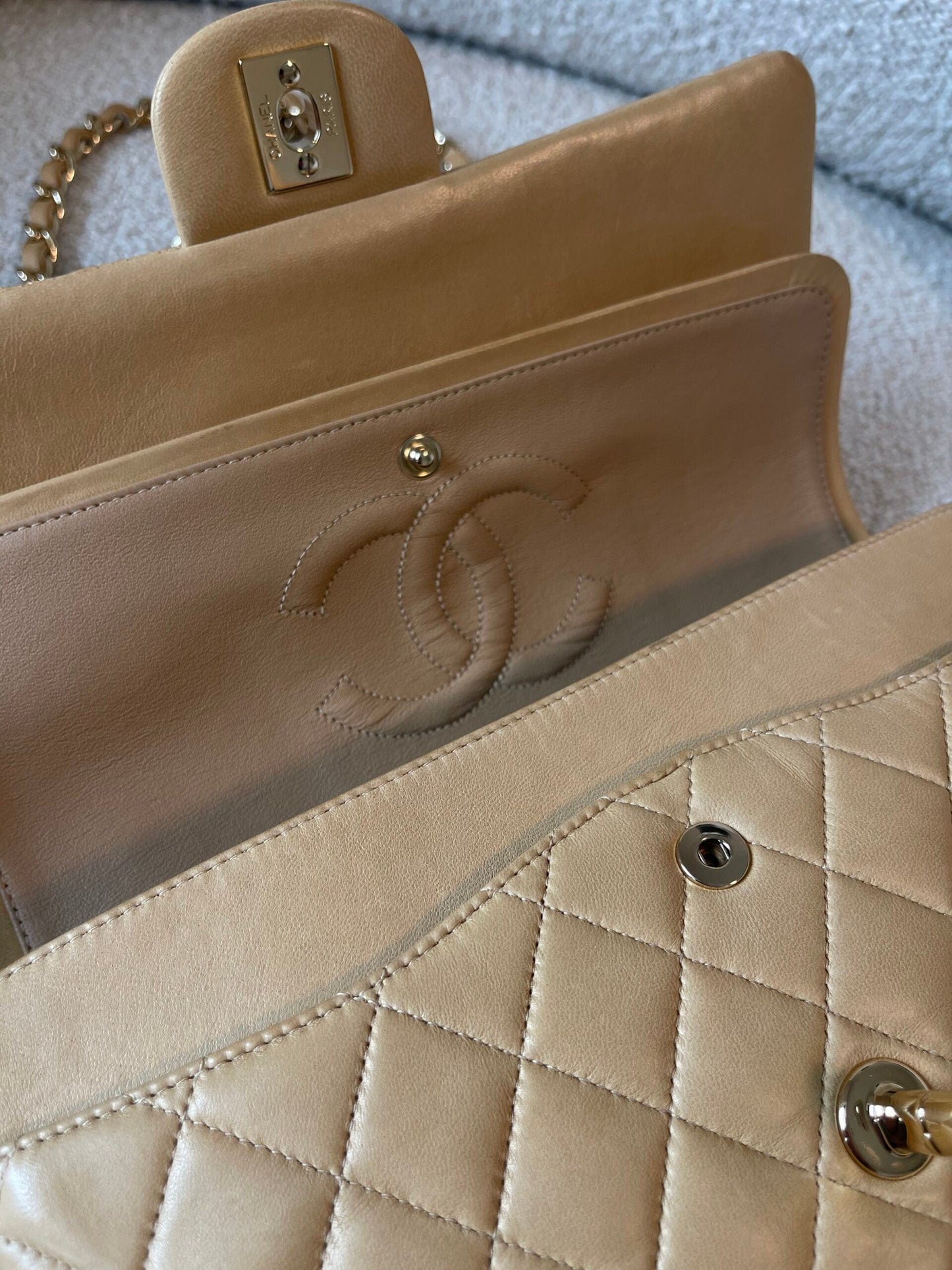 Vintage Beige Lambskin Quilted Classic Flap Medium GHW