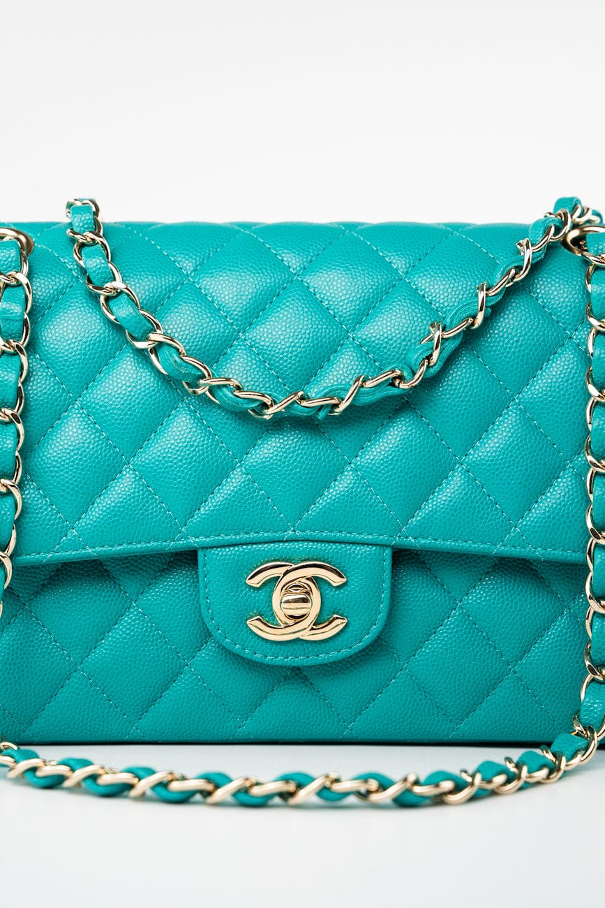 17C Turquoise Caviar Quilted Classic Flap Medium LGHW w/ Edge Stitching