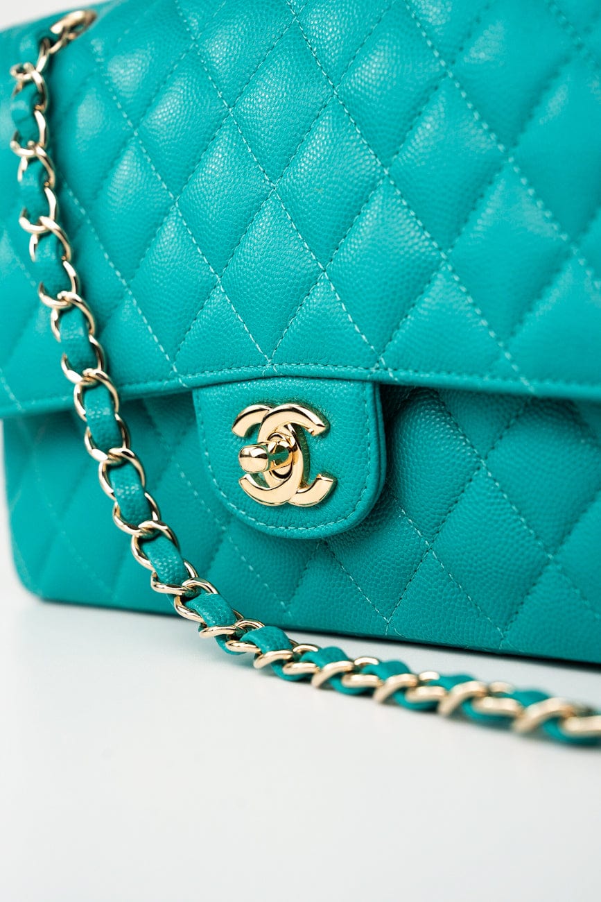 17C Turquoise Caviar Quilted Classic Flap Medium LGHW w/ Edge Stitching