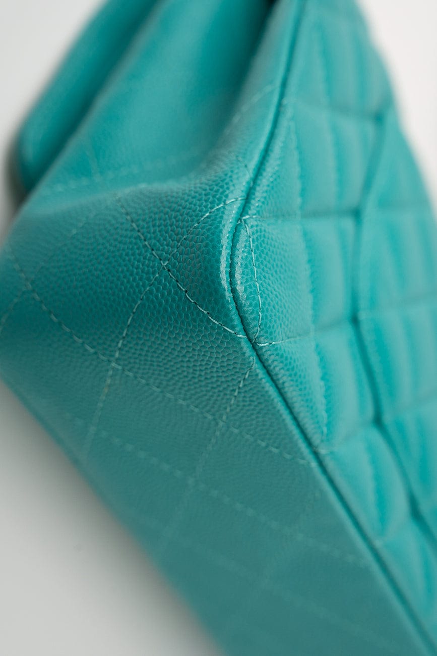 17C Turquoise Caviar Quilted Classic Flap Medium LGHW w/ Edge Stitching