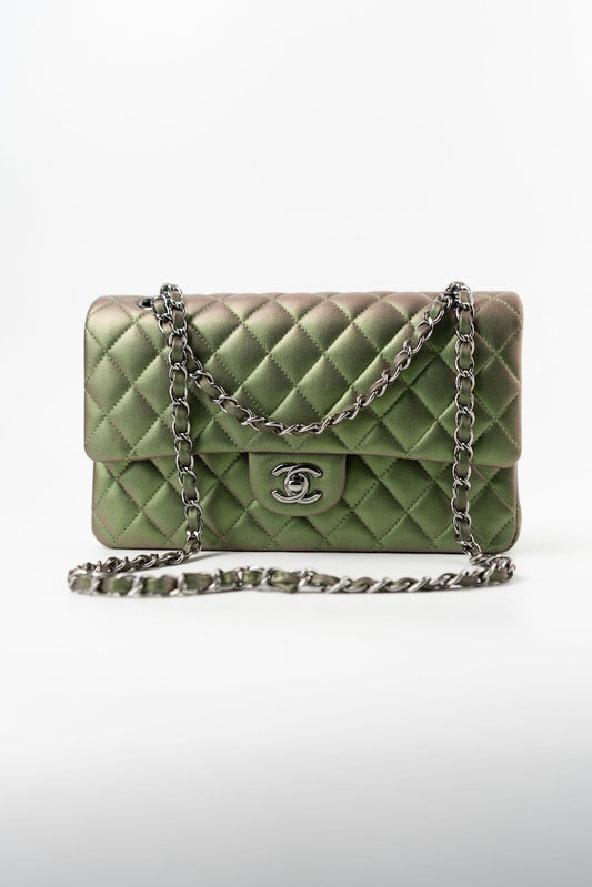 17S Green Iridescent Lambskin Quilted Classic Flap Medium RHW