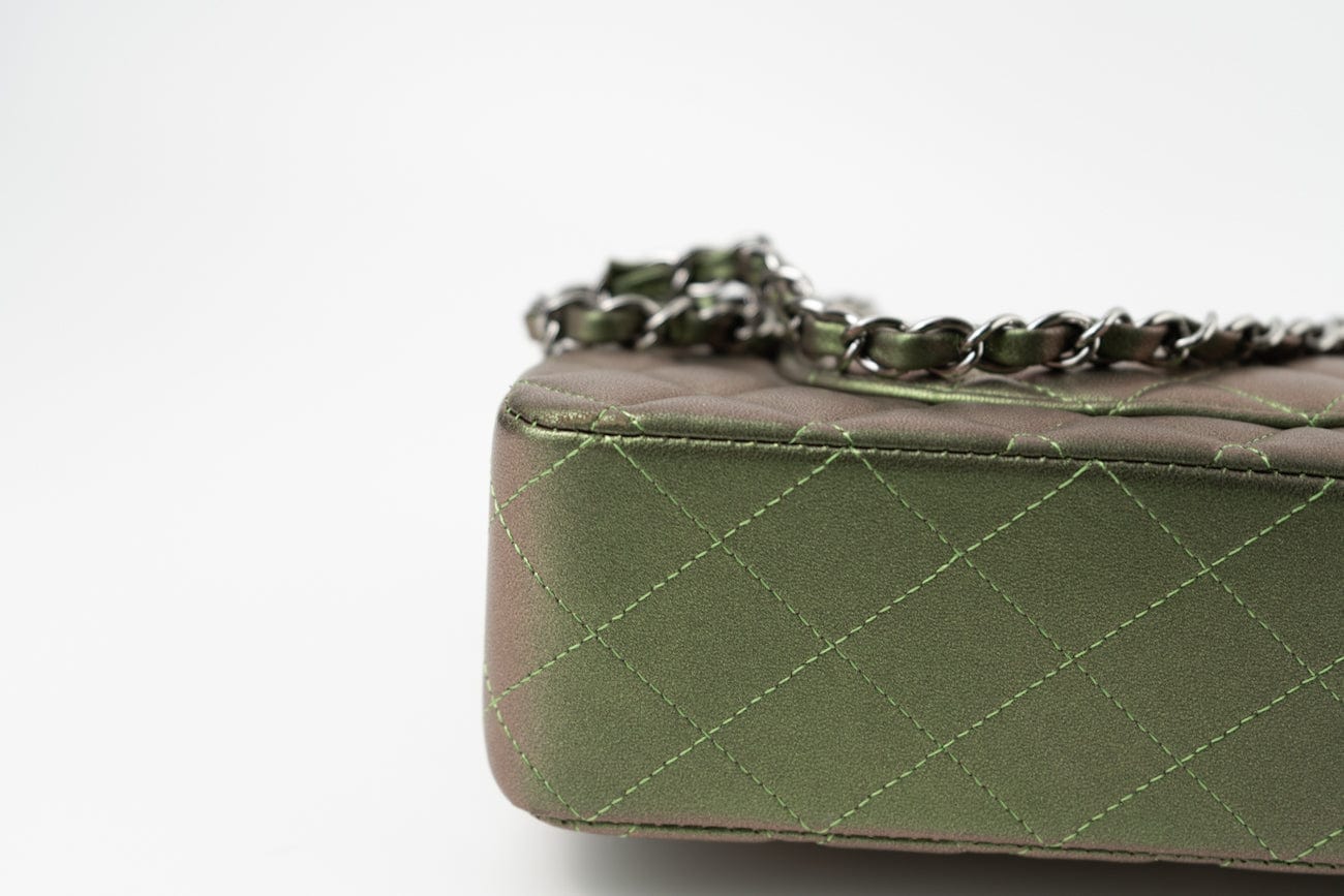 17S Green Iridescent Lambskin Quilted Classic Flap Medium RHW