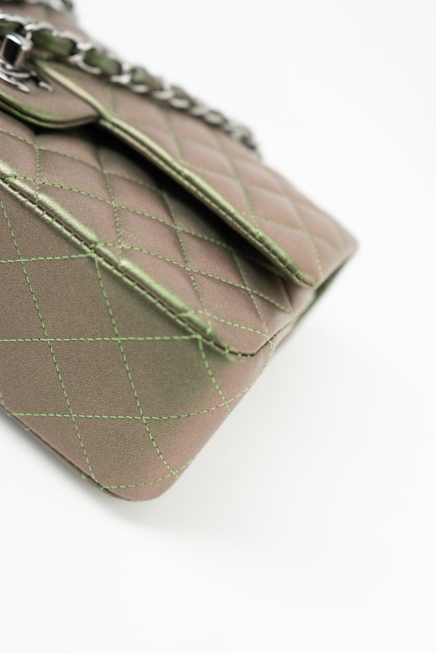 17S Green Iridescent Lambskin Quilted Classic Flap Medium RHW