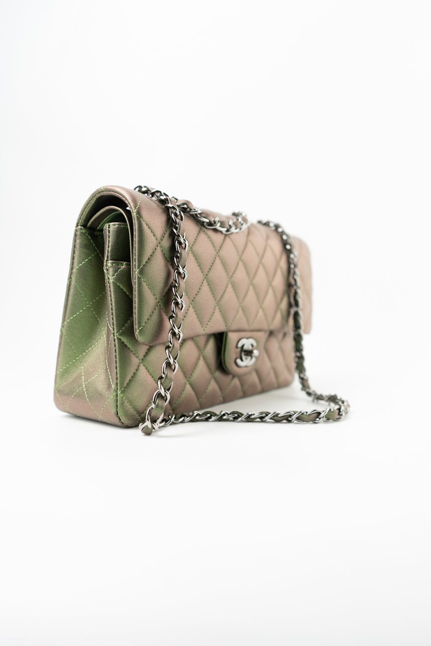 17S Green Iridescent Lambskin Quilted Classic Flap Medium RHW