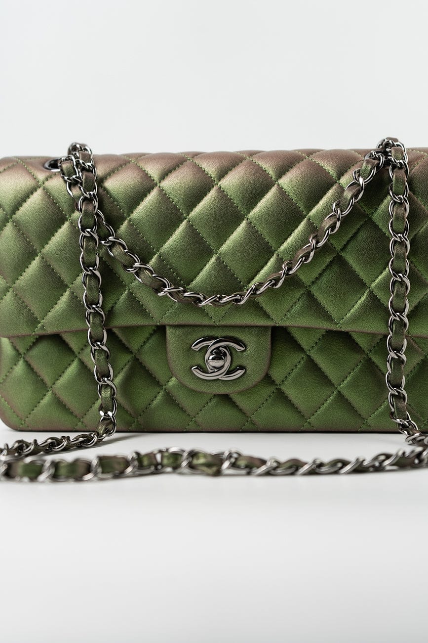 17S Green Iridescent Lambskin Quilted Classic Flap Medium RHW