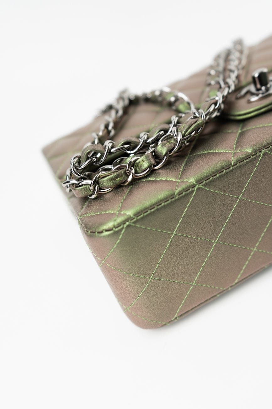 17S Green Iridescent Lambskin Quilted Classic Flap Medium RHW