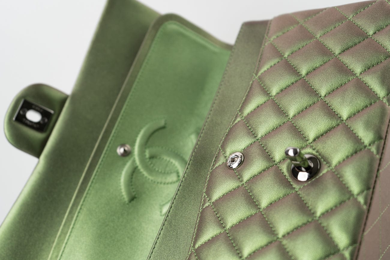 17S Green Iridescent Lambskin Quilted Classic Flap Medium RHW