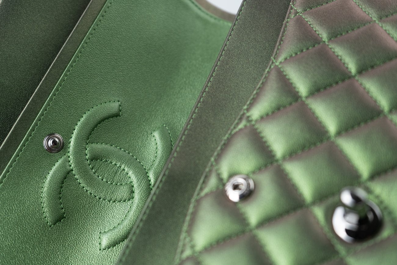 17S Green Iridescent Lambskin Quilted Classic Flap Medium RHW