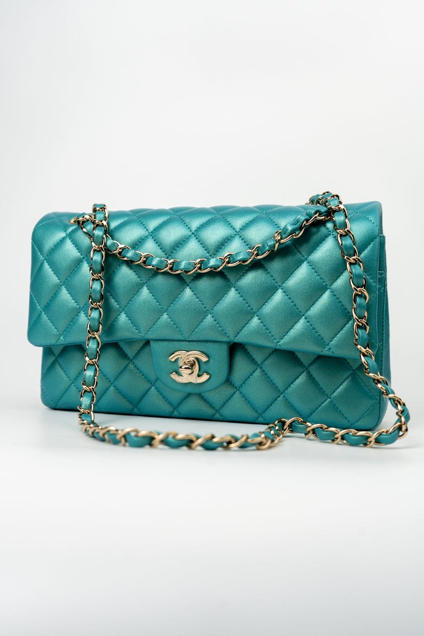 21S Iridescent Green Lambskin Quilted Classic Flap Medium LGHW