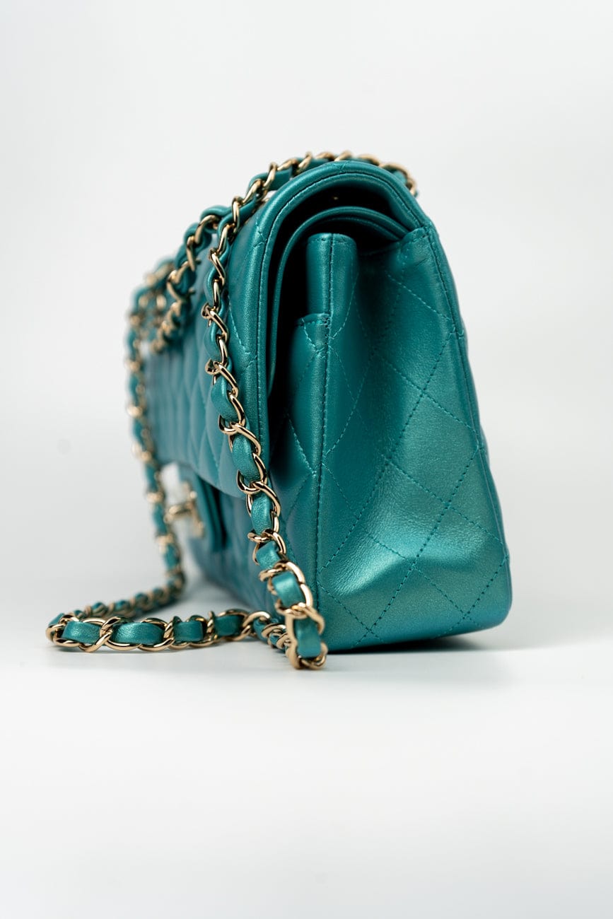 21S Iridescent Green Lambskin Quilted Classic Flap Medium LGHW