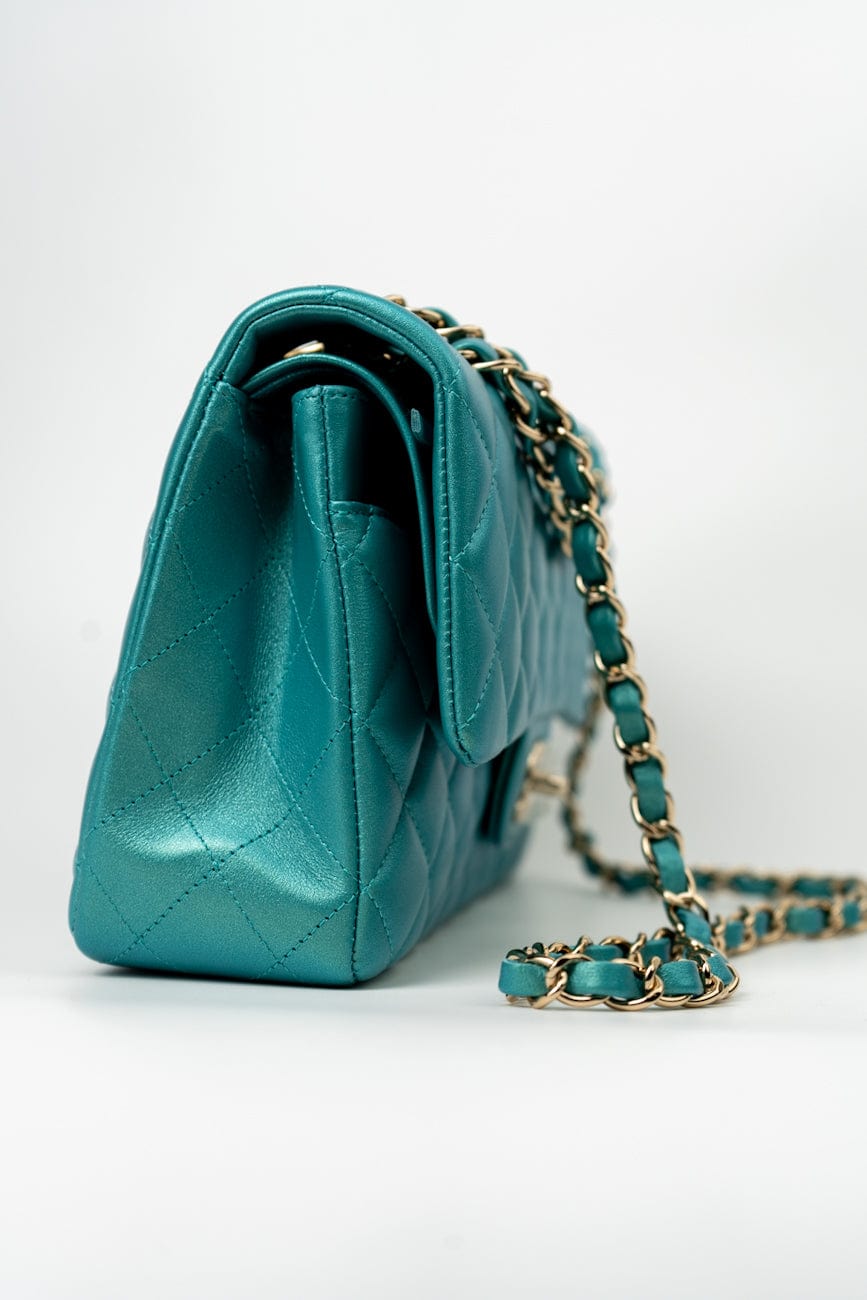 21S Iridescent Green Lambskin Quilted Classic Flap Medium LGHW