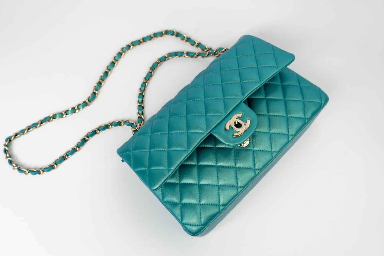 21S Iridescent Green Lambskin Quilted Classic Flap Medium LGHW