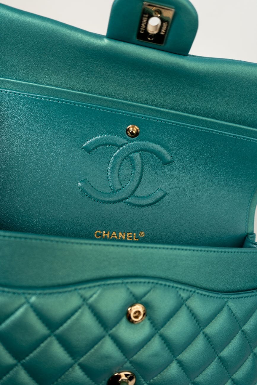 21S Iridescent Green Lambskin Quilted Classic Flap Medium LGHW