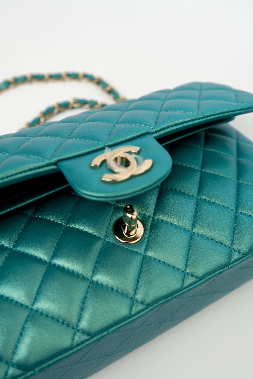 21S Iridescent Green Lambskin Quilted Classic Flap Medium LGHW