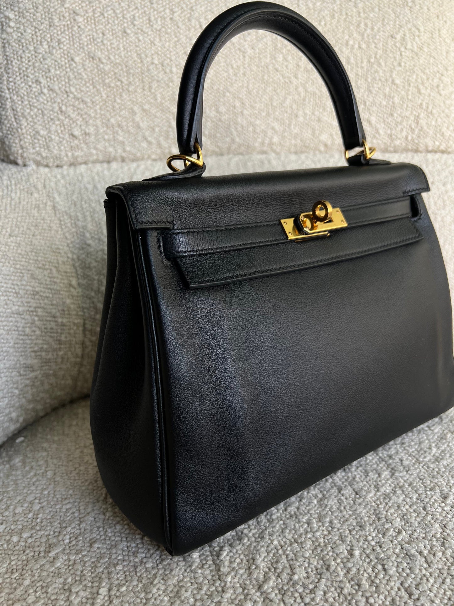 Hermes Kelly 25 Black GHW