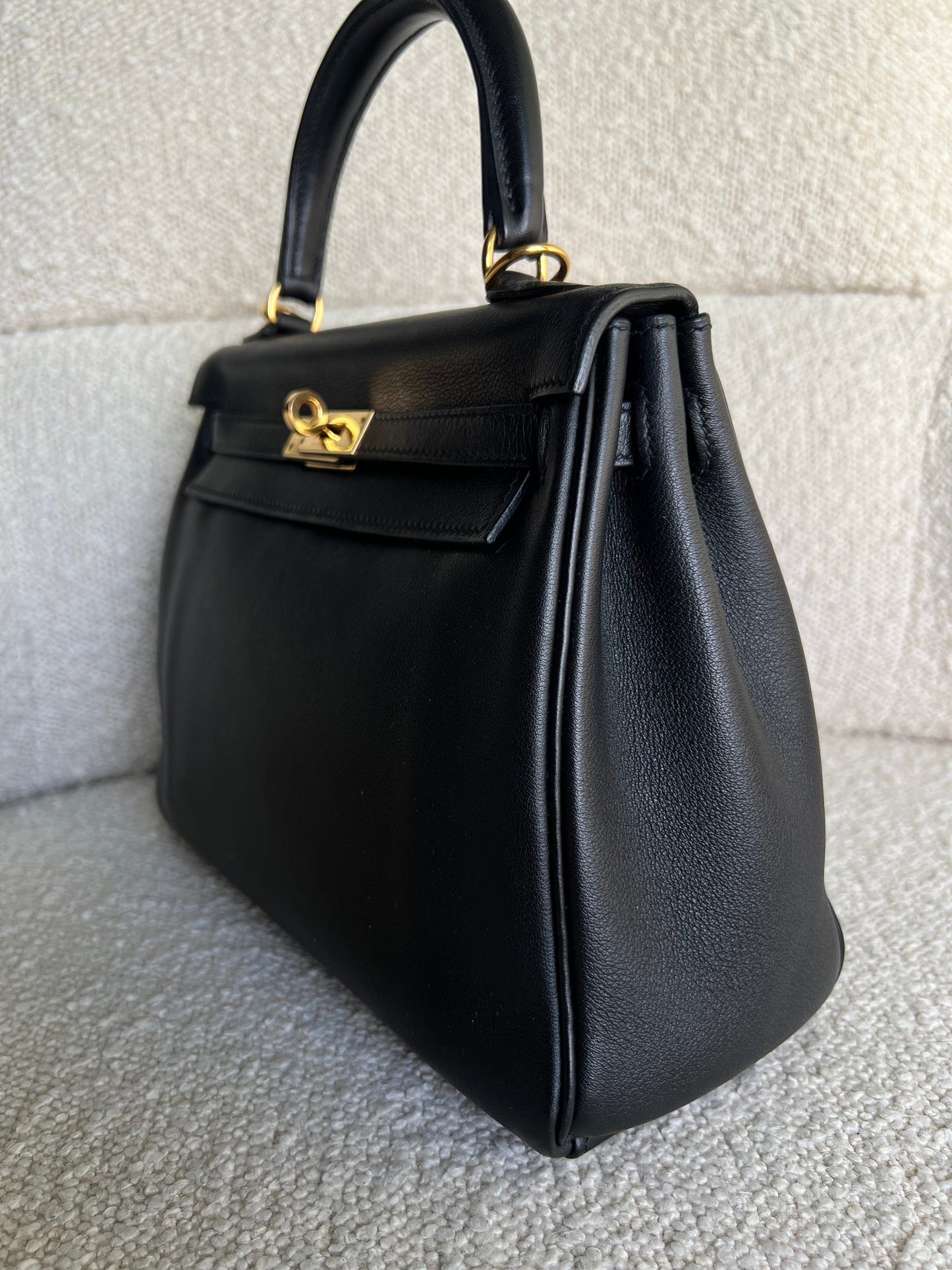 Hermes Kelly 25 Black GHW