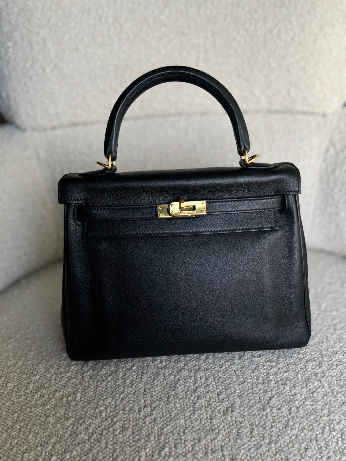 Hermes Kelly 25 Black GHW