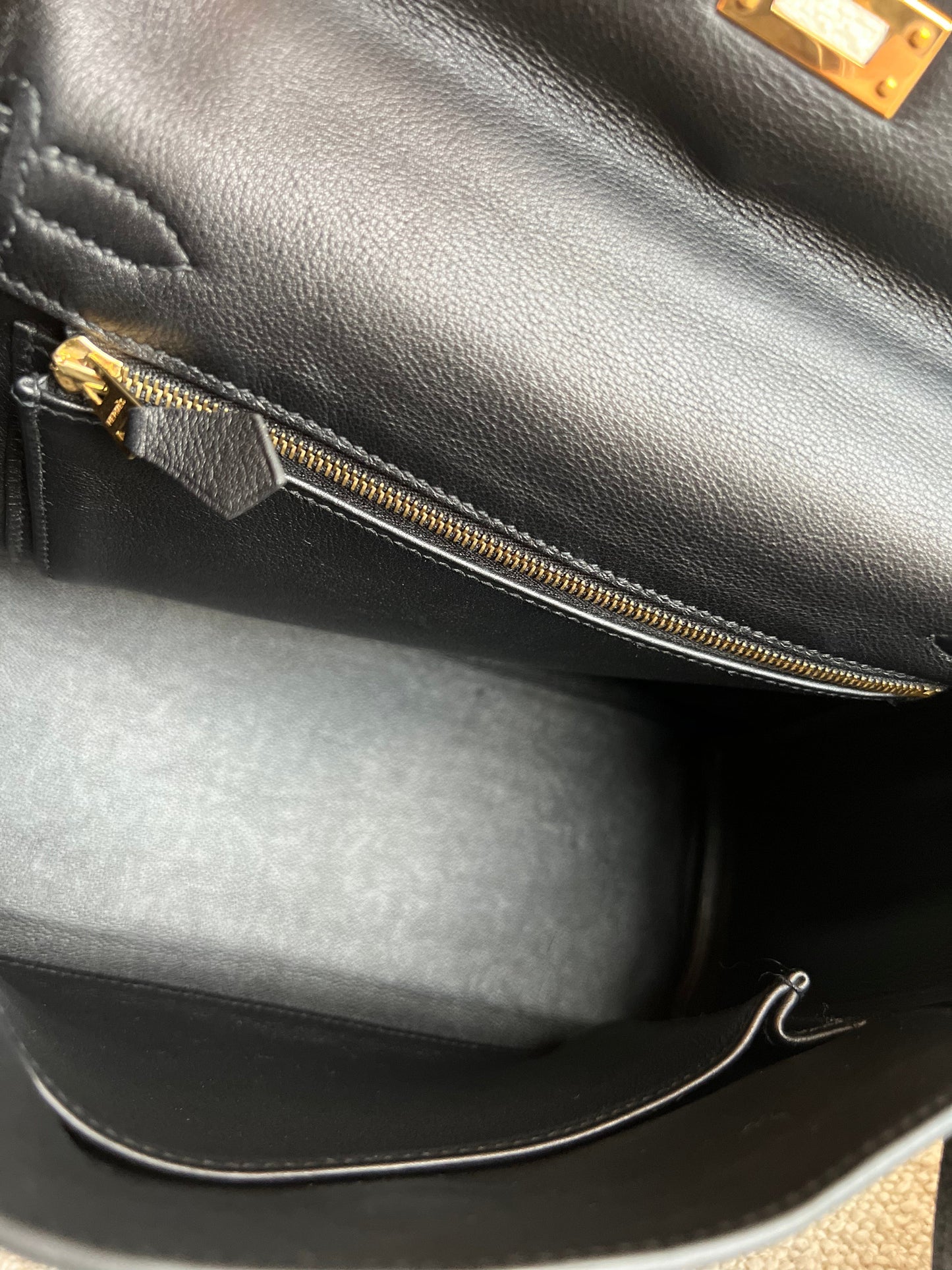 Hermes Kelly 25 Black GHW
