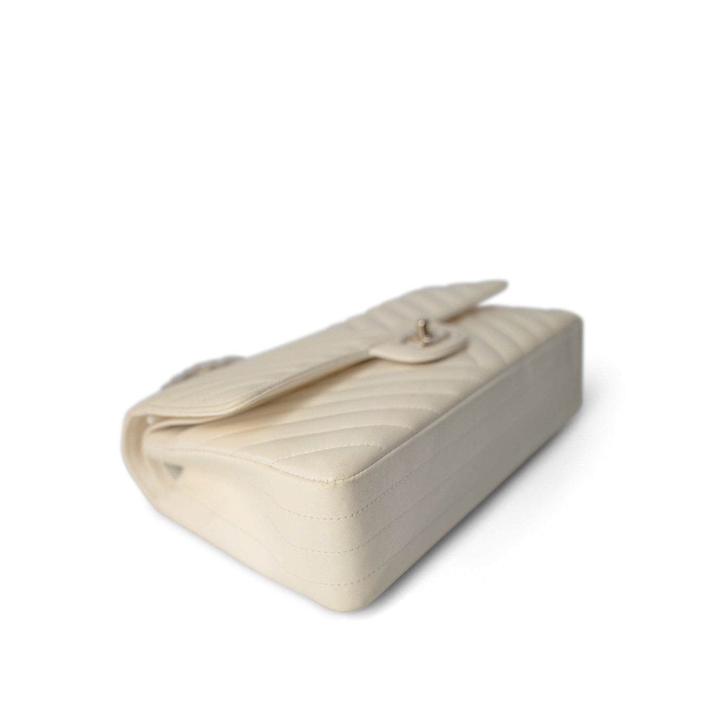 18C Ivory Chevron Lambskin Medium Classic Flap Light Gold Hardware