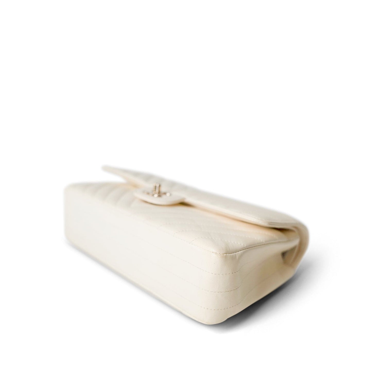 18C Ivory Chevron Lambskin Medium Classic Flap Light Gold Hardware