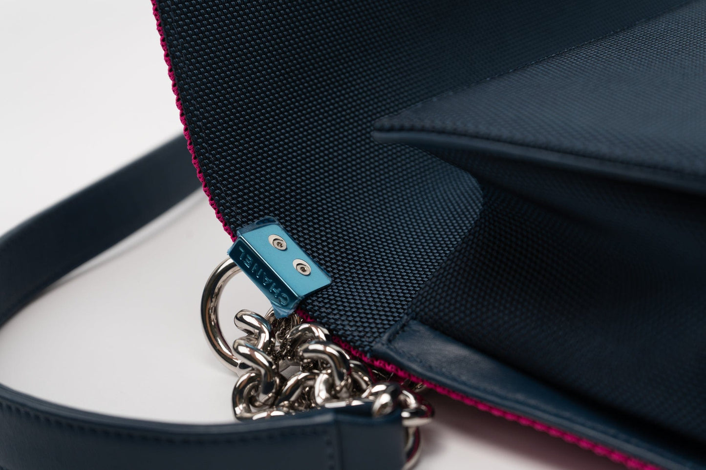 Nylon Quilted Medium Fluo Boy Flap Dark Navy Fuchsia Grey