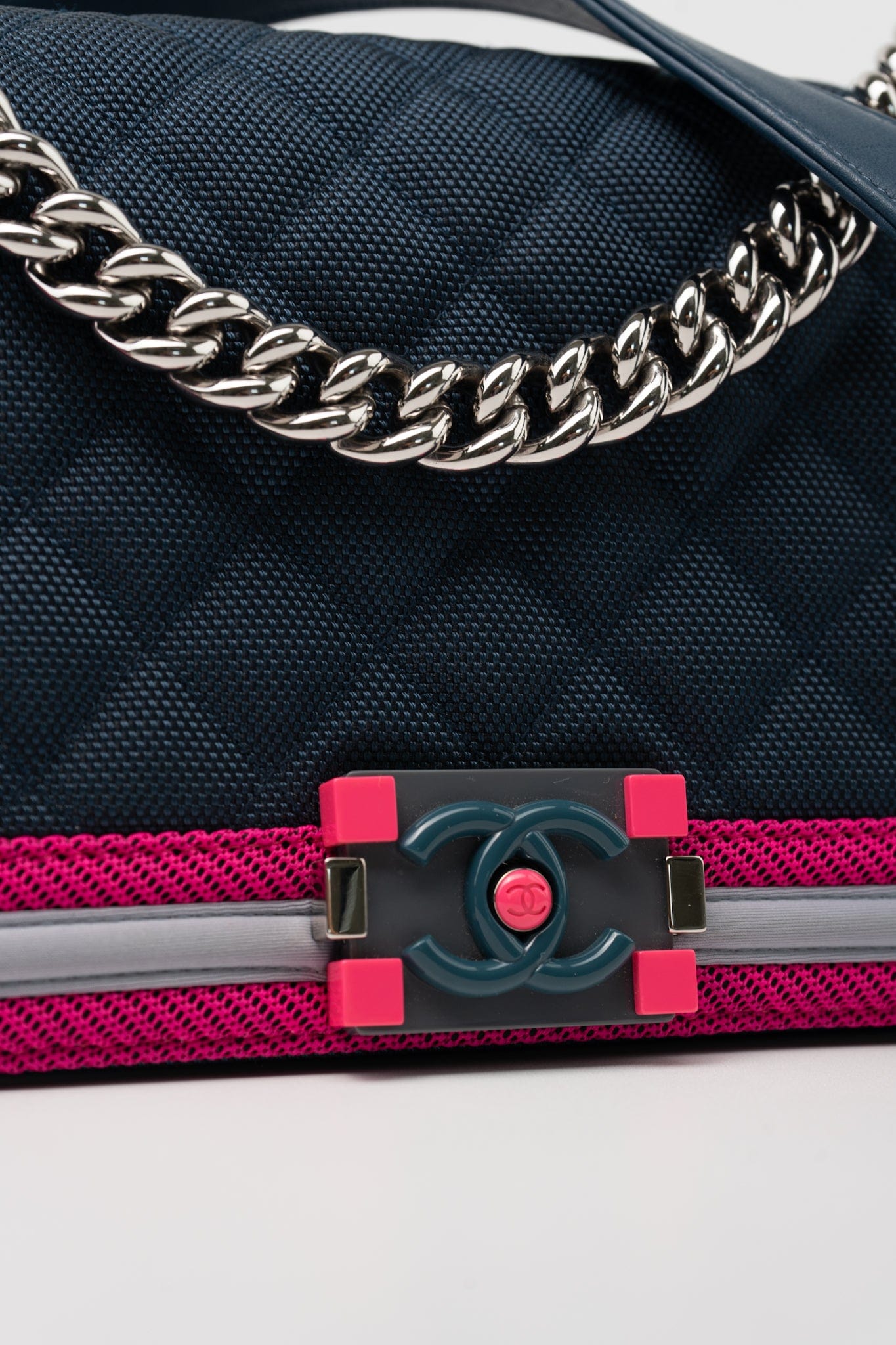 Nylon Quilted Medium Fluo Boy Flap Dark Navy Fuchsia Grey