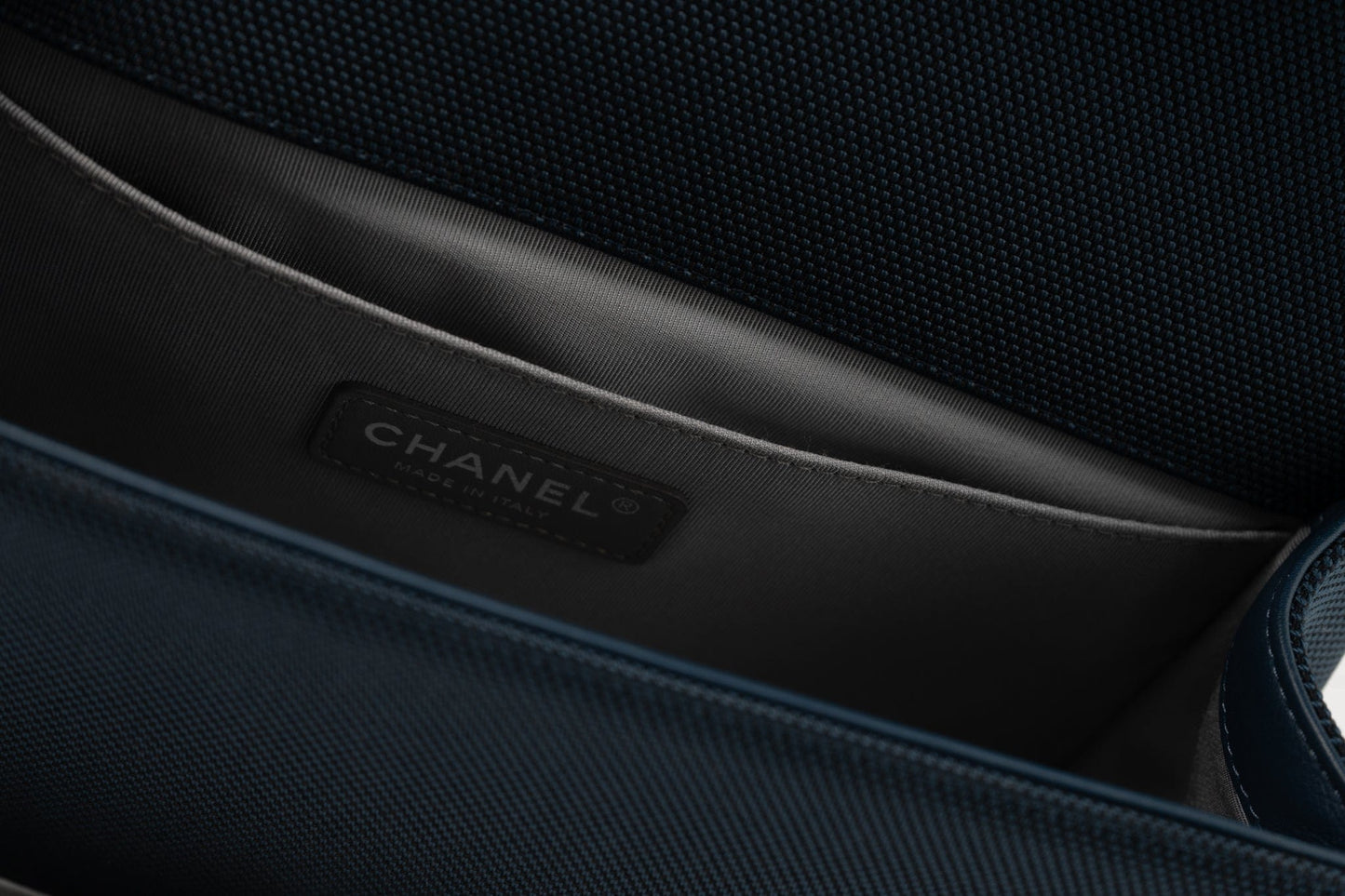 Nylon Quilted Medium Fluo Boy Flap Dark Navy Fuchsia Grey