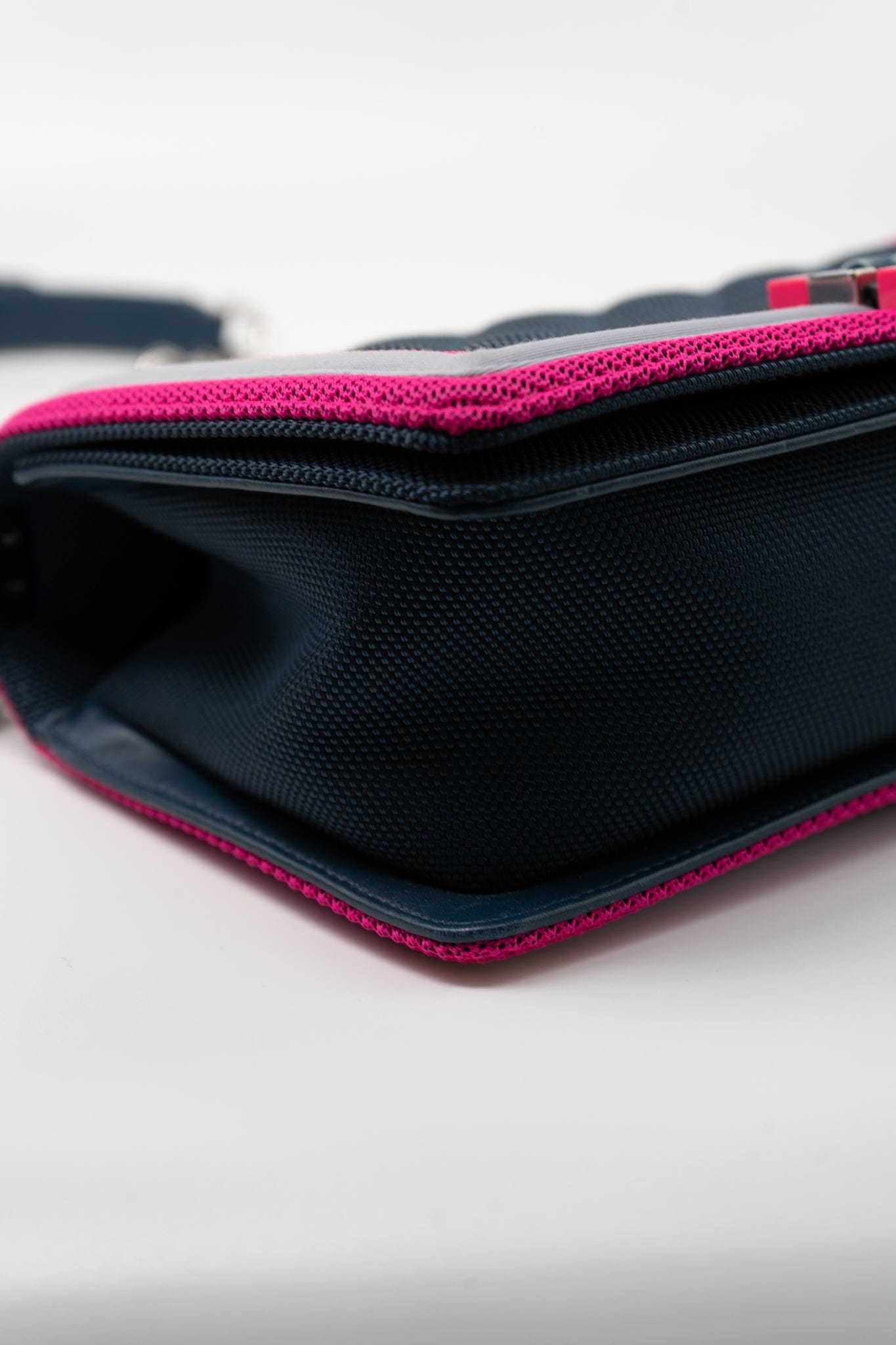 Nylon Quilted Medium Fluo Boy Flap Dark Navy Fuchsia Grey