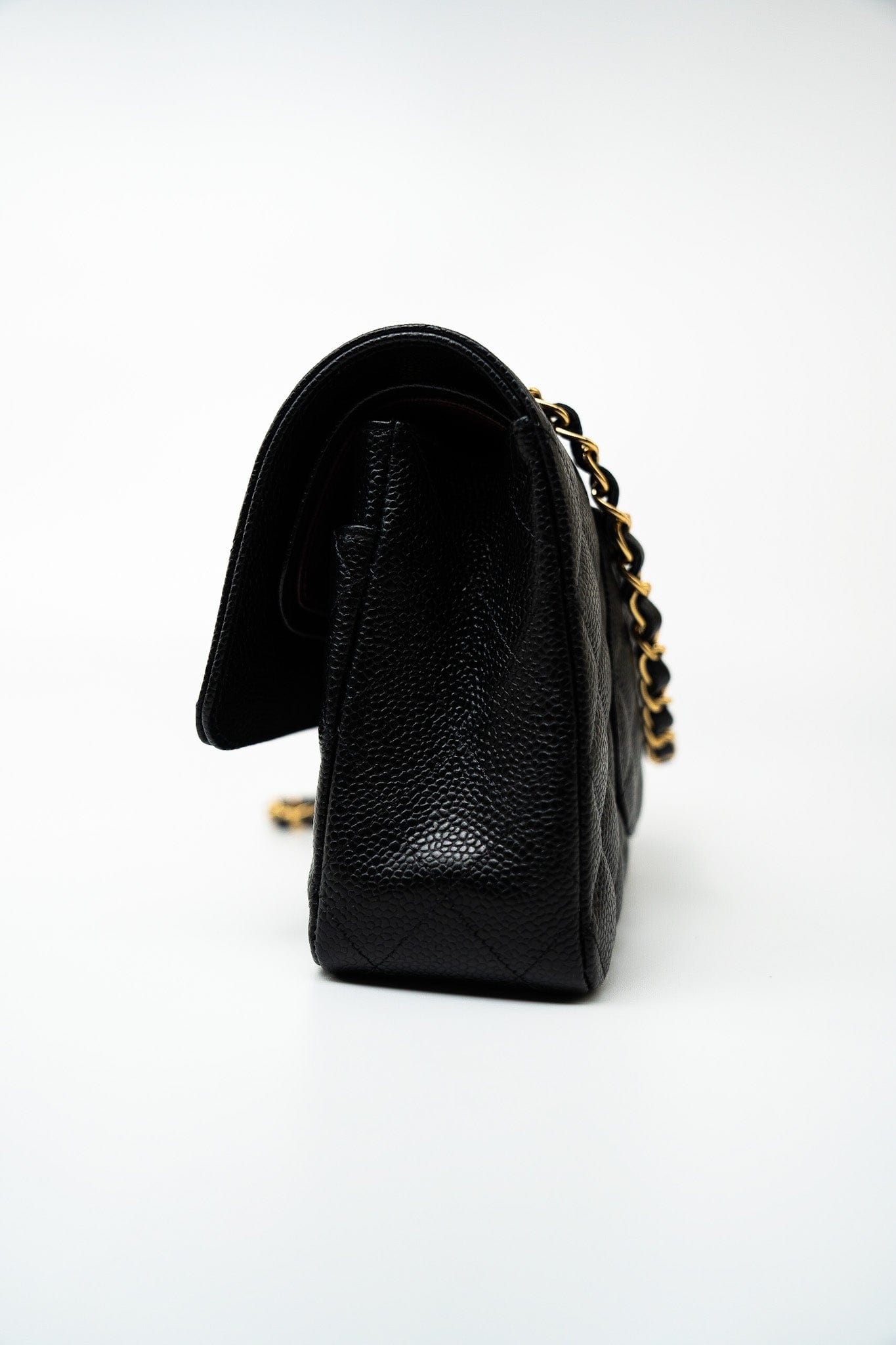 (Rev) Medium Black Caviar Quilted Classic Flap Gold Hardware