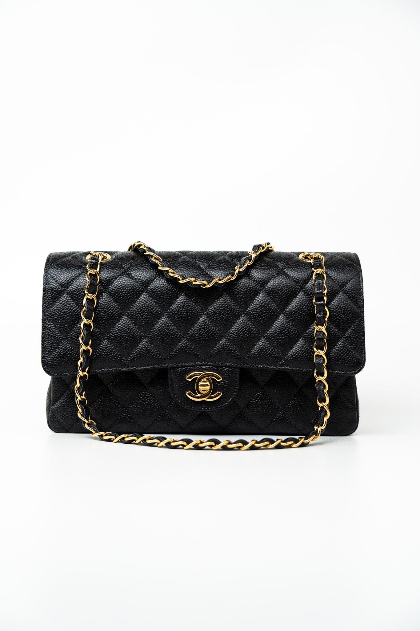 (Rev) Medium Black Caviar Quilted Classic Flap Gold Hardware