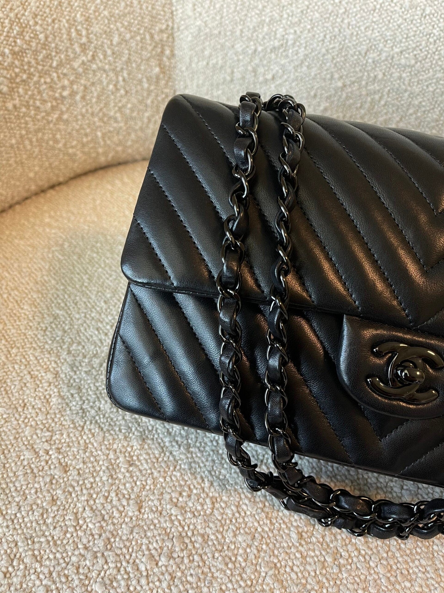 So Black Lambskin Chevron Medium Classic Flap