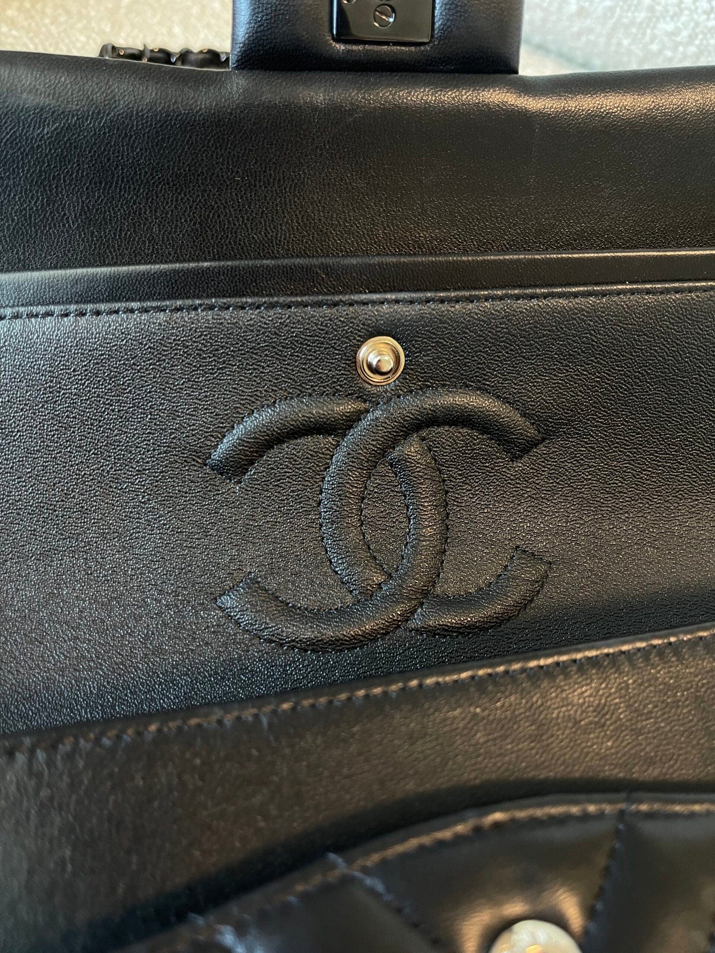 So Black Lambskin Chevron Medium Classic Flap