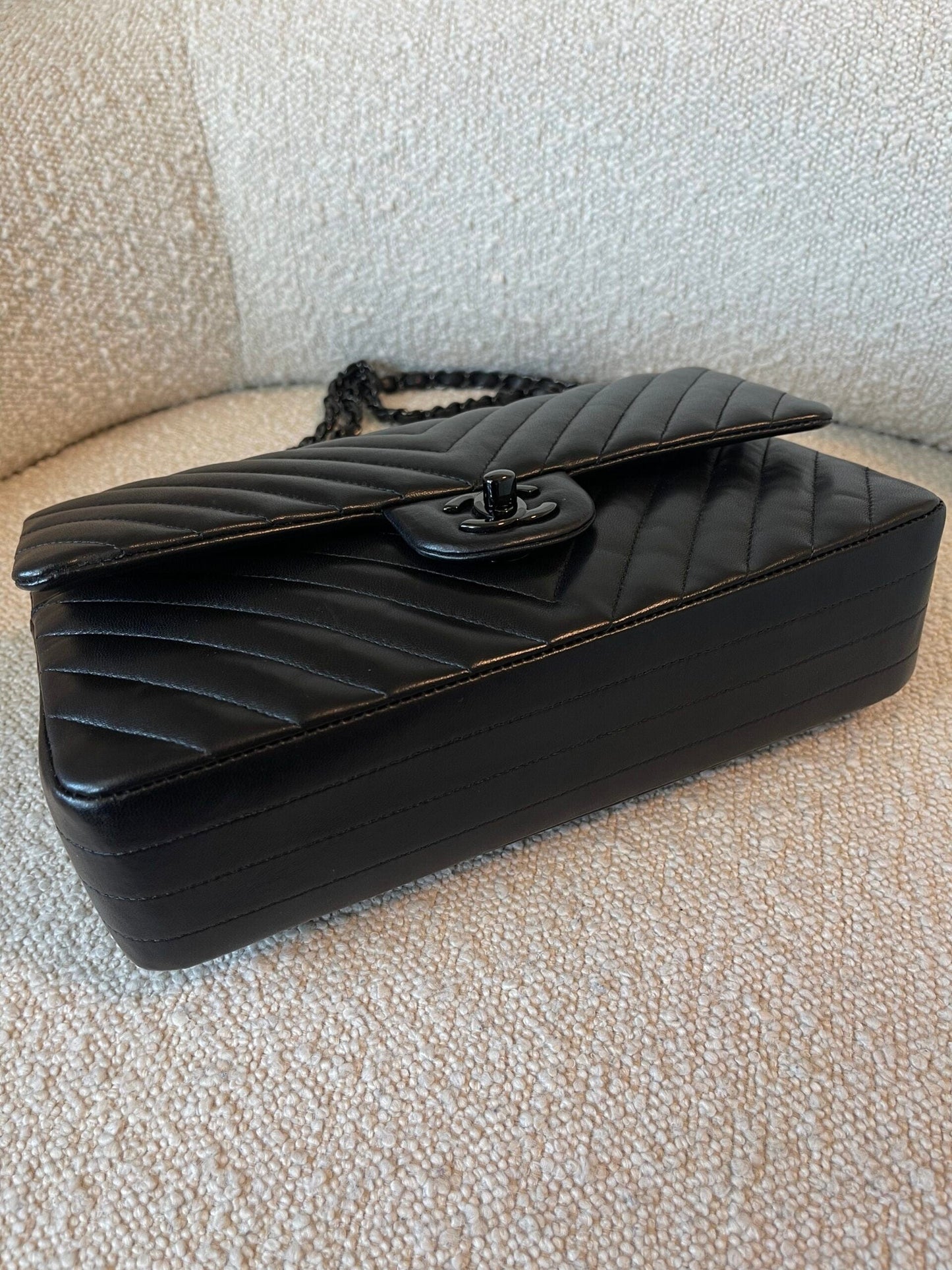 So Black Lambskin Chevron Medium Classic Flap