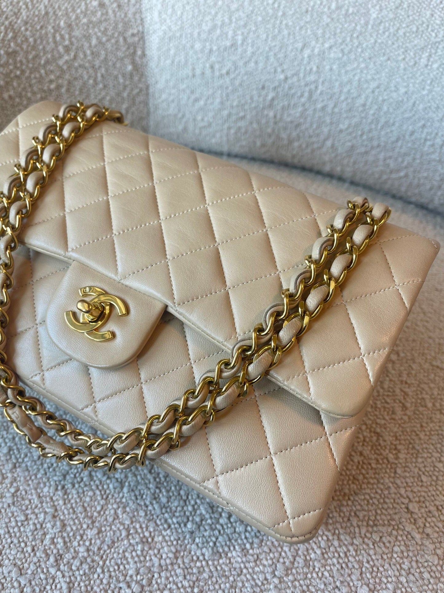 Vintage Beige Lambskin Quilted Classic Flap Medium Gold Hardware