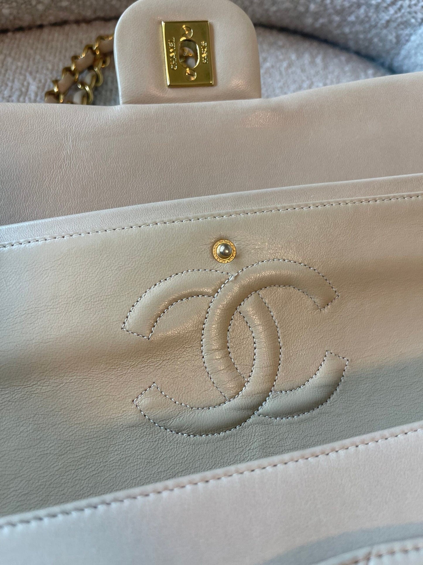 Vintage Beige Lambskin Quilted Classic Flap Medium Gold Hardware