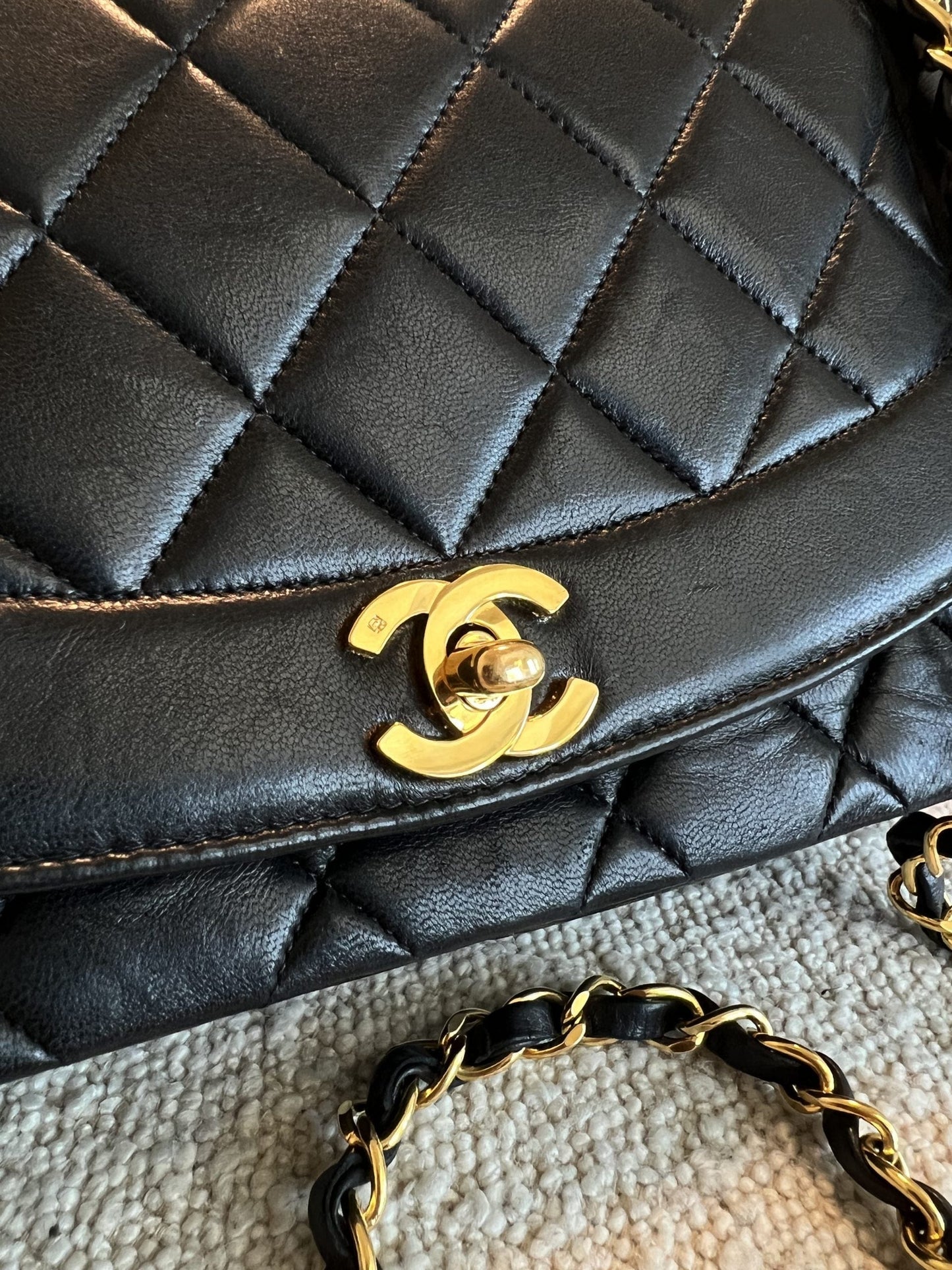 Vintage Black Lambskin Quilted Medium Diana Flap GHW