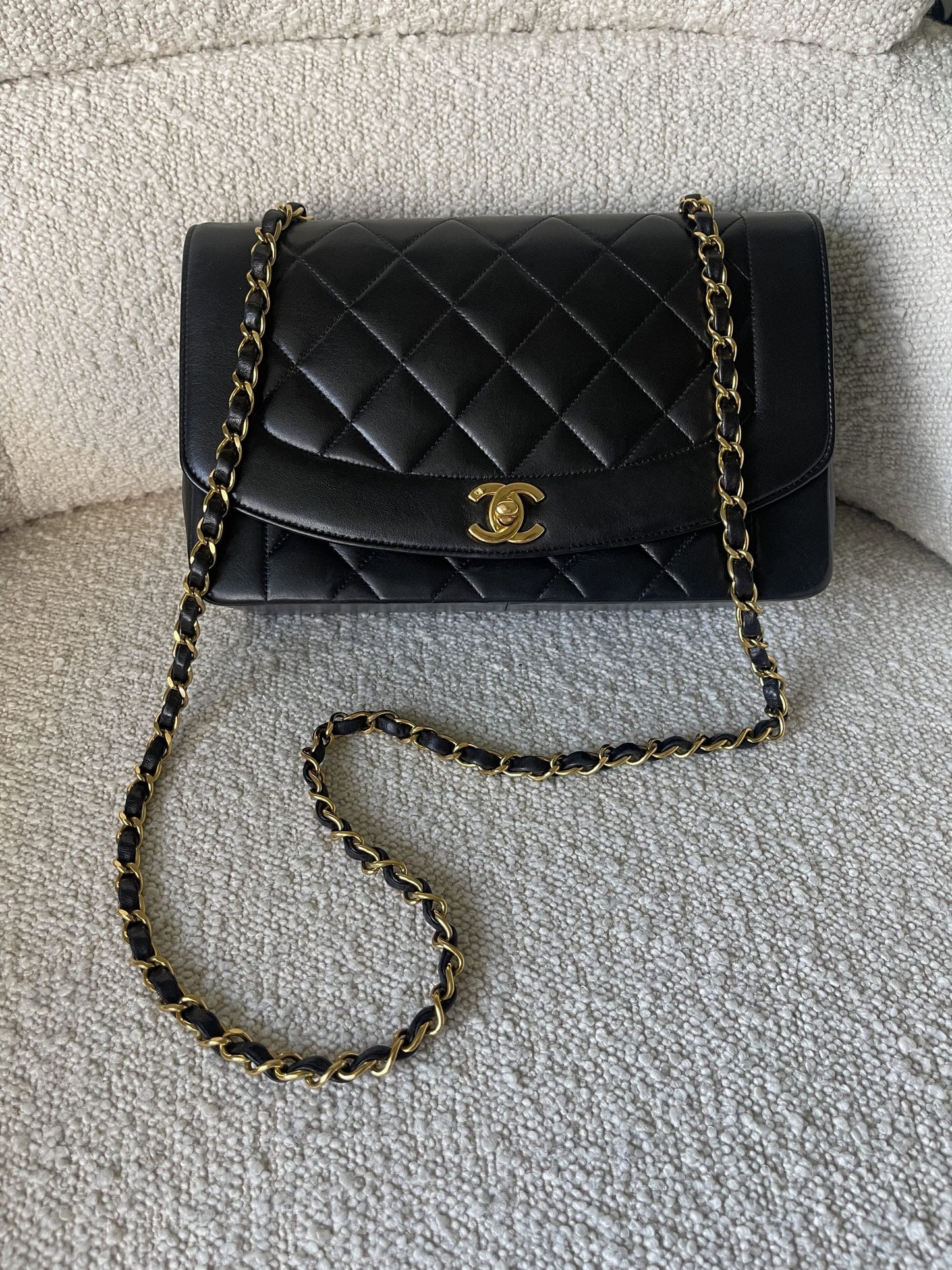 Vintage Black Lambskin Quilted Medium Diana Flap GHW