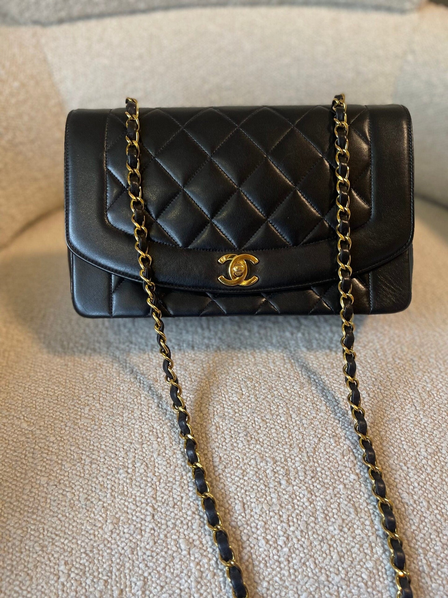 Vintage Black Lambskin Quilted Medium Diana Flap GHW