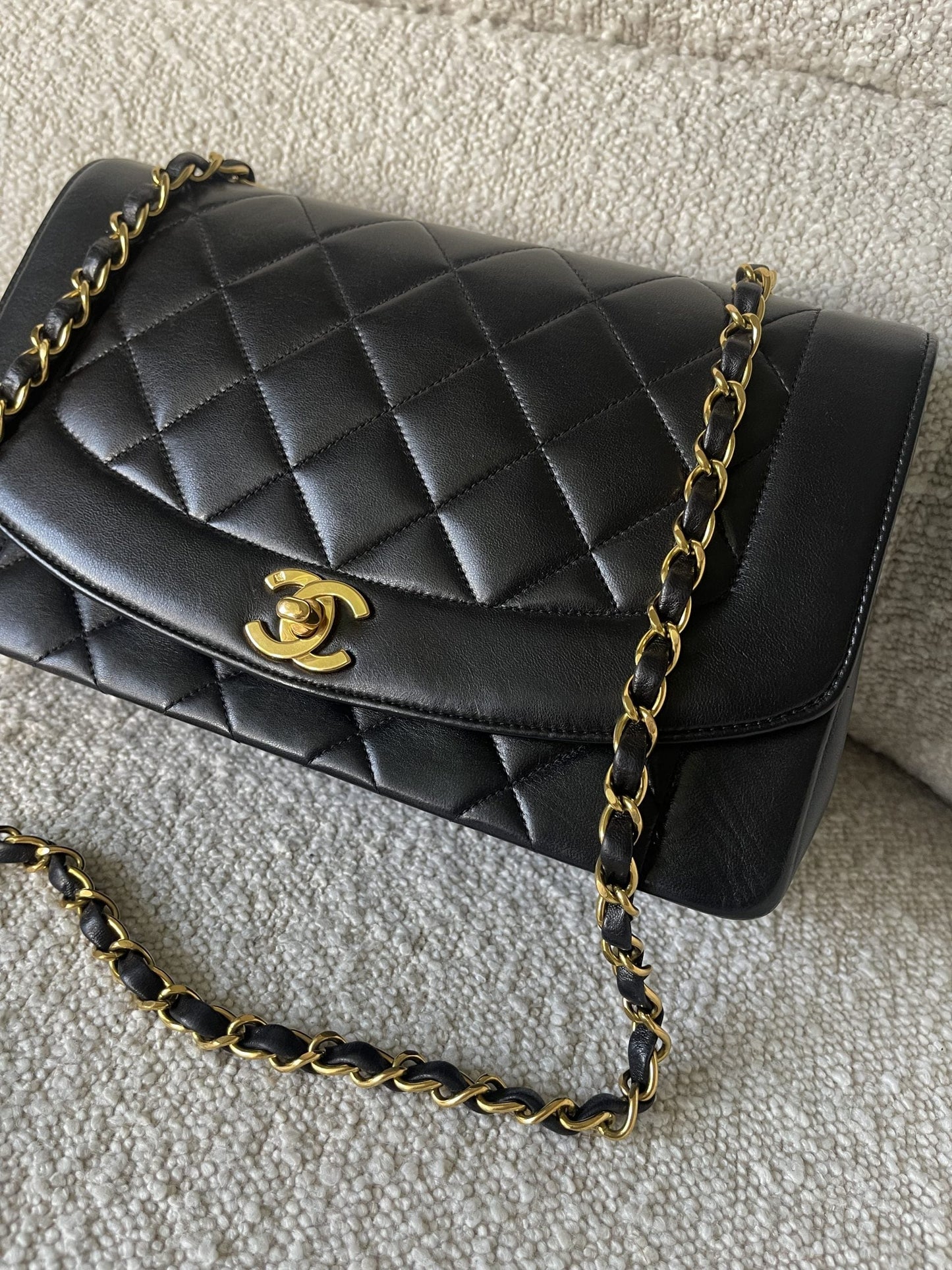 Vintage Black Lambskin Quilted Medium Diana Flap GHW