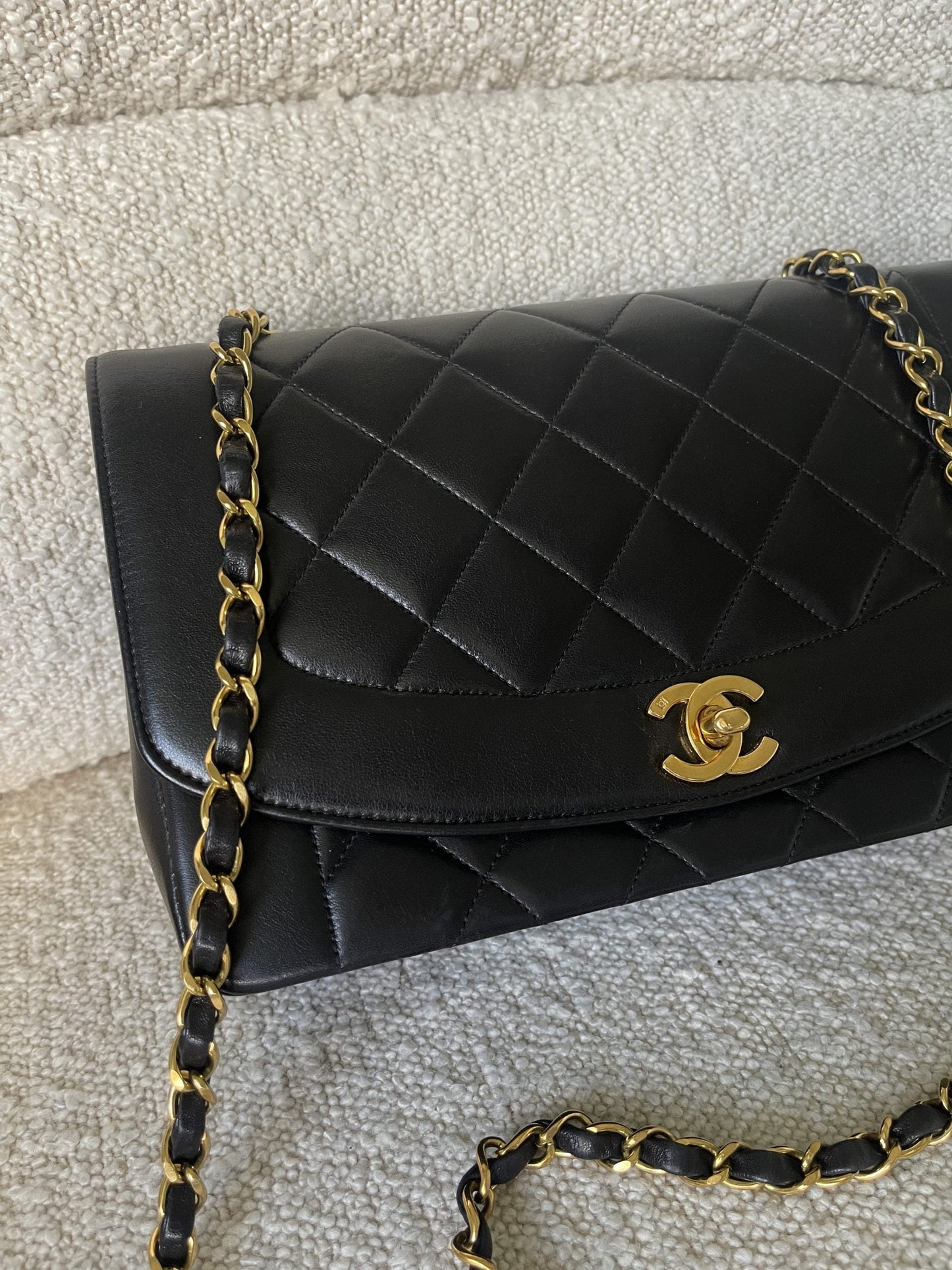 Vintage Black Lambskin Quilted Medium Diana Flap GHW
