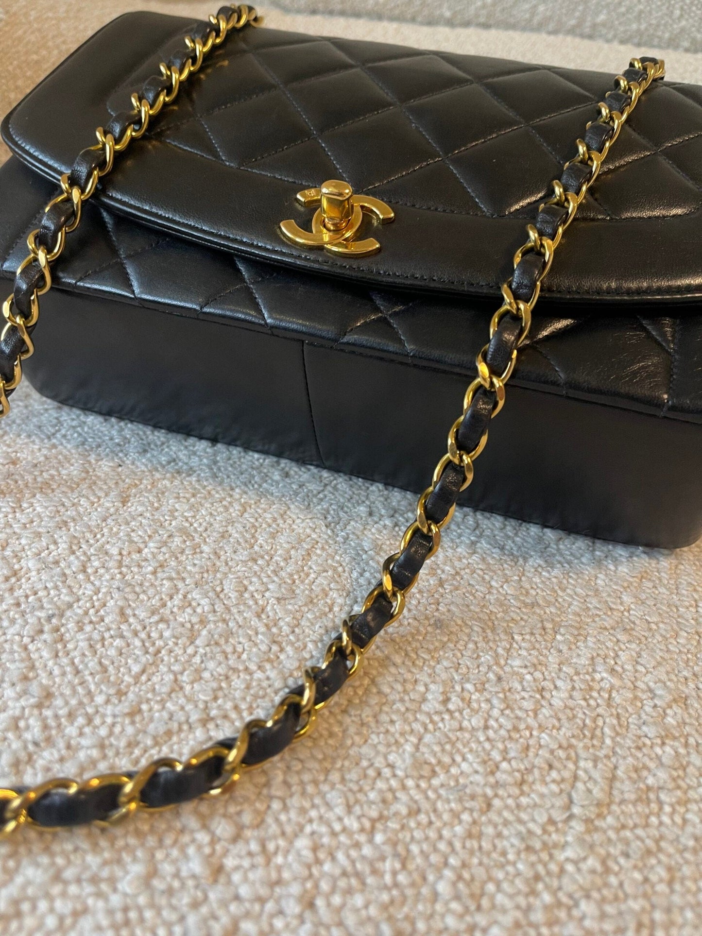 Vintage Black Lambskin Quilted Medium Diana Flap GHW