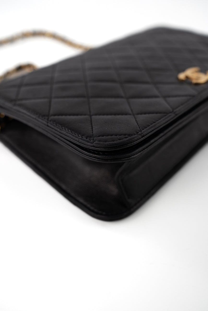 Vintage Black Lambskin Quilted Single Full Flap Shoulder Bag Gold Hardware