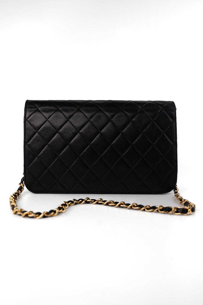 Vintage Black Lambskin Quilted Single Full Flap Shoulder Bag Gold Hardware