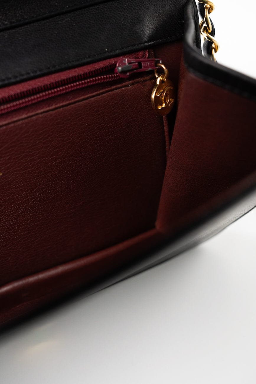 Vintage Black Lambskin Quilted Single Full Flap Shoulder Bag Gold Hardware