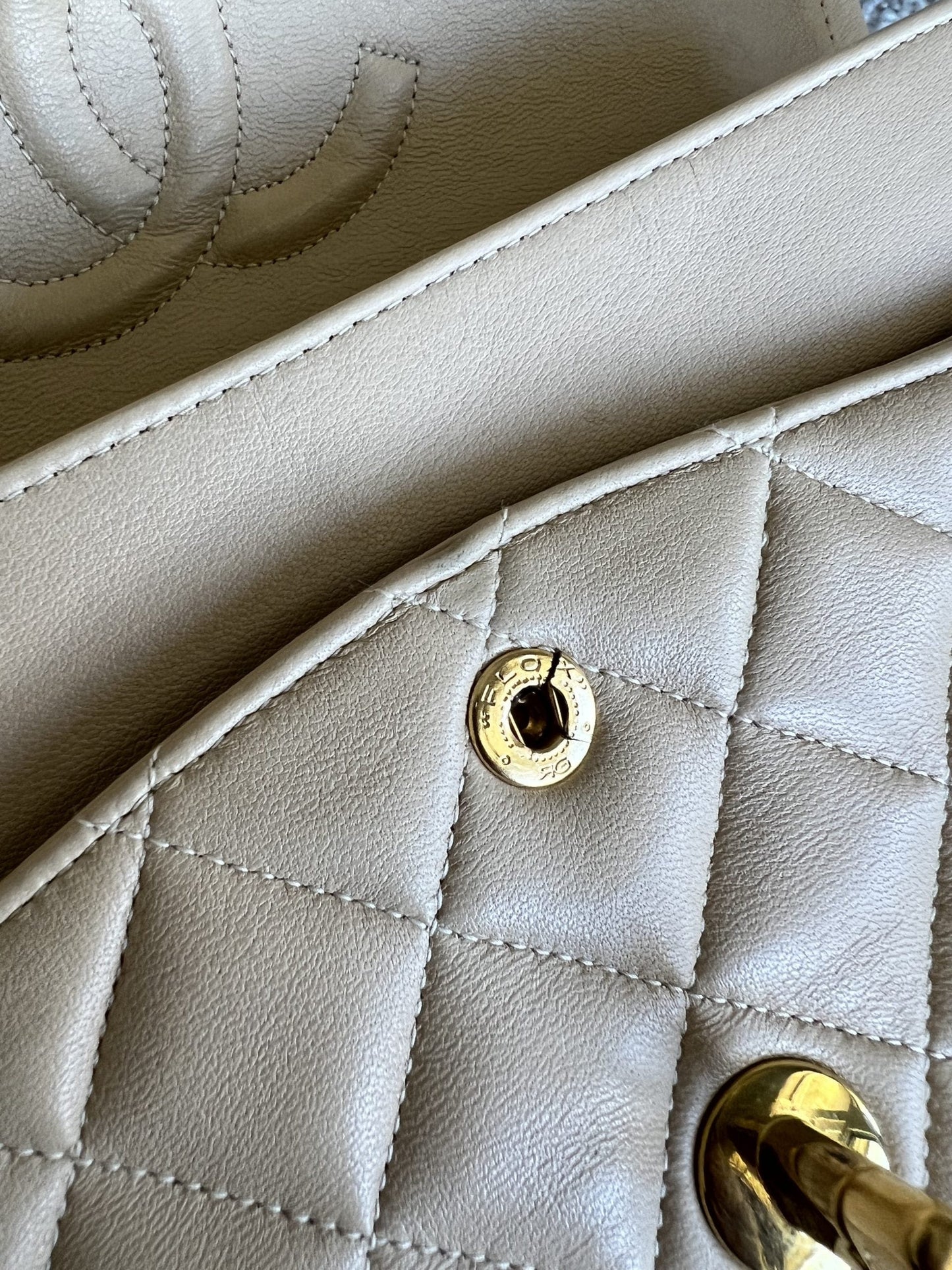 Vintage Light Beige Lambskin Quilted Classic Flap Medium GHW