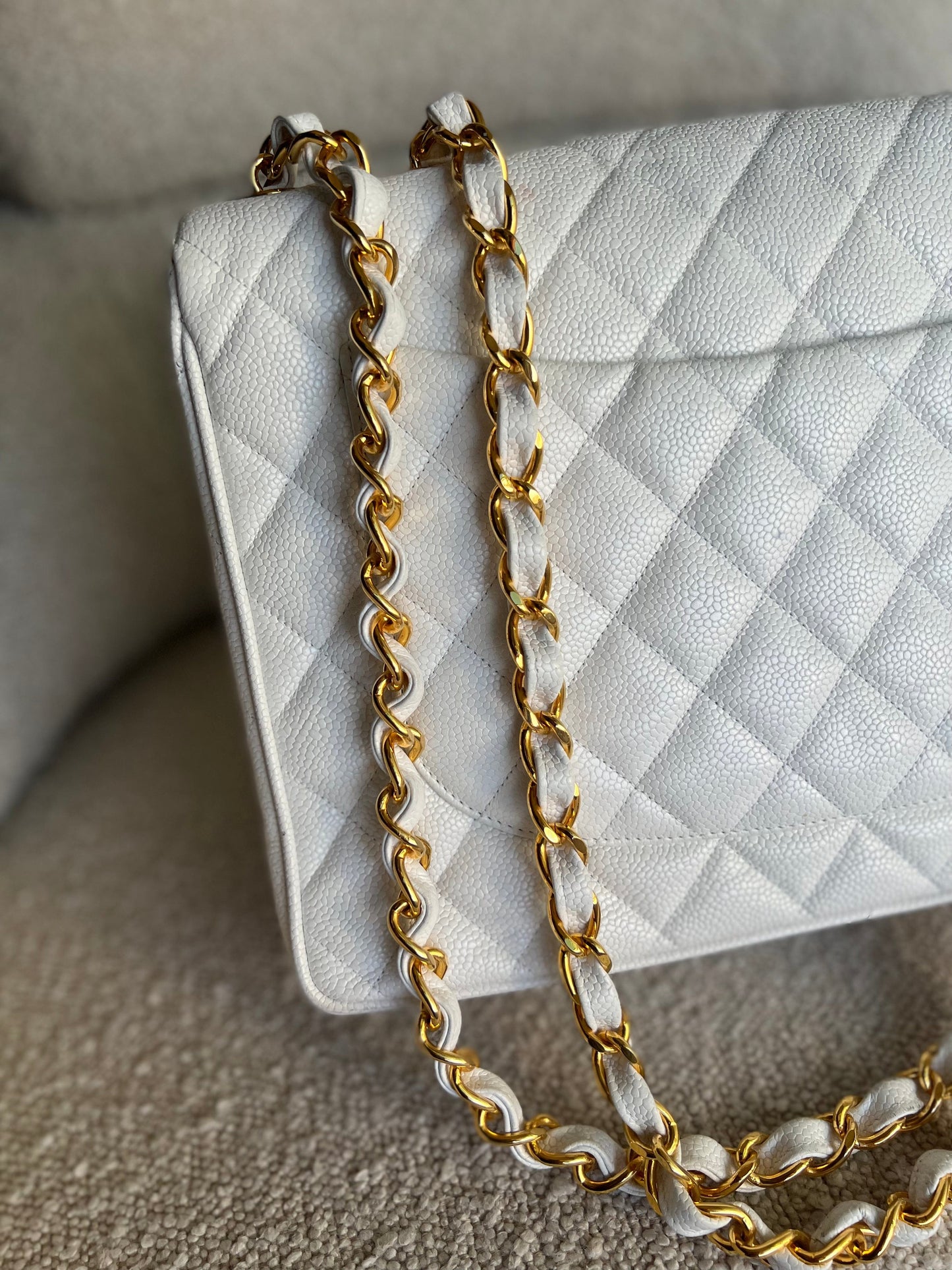 Vintage White Caviar Quilted Jumbo Single Flap GHW