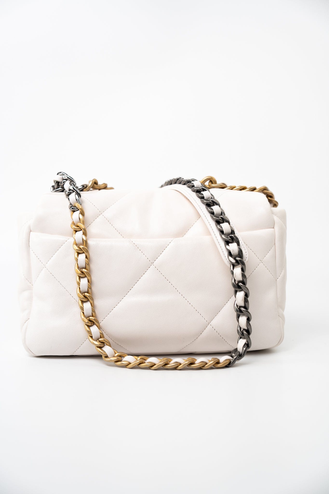 21p White 19 Lambskin Quilted 19 Flap Small