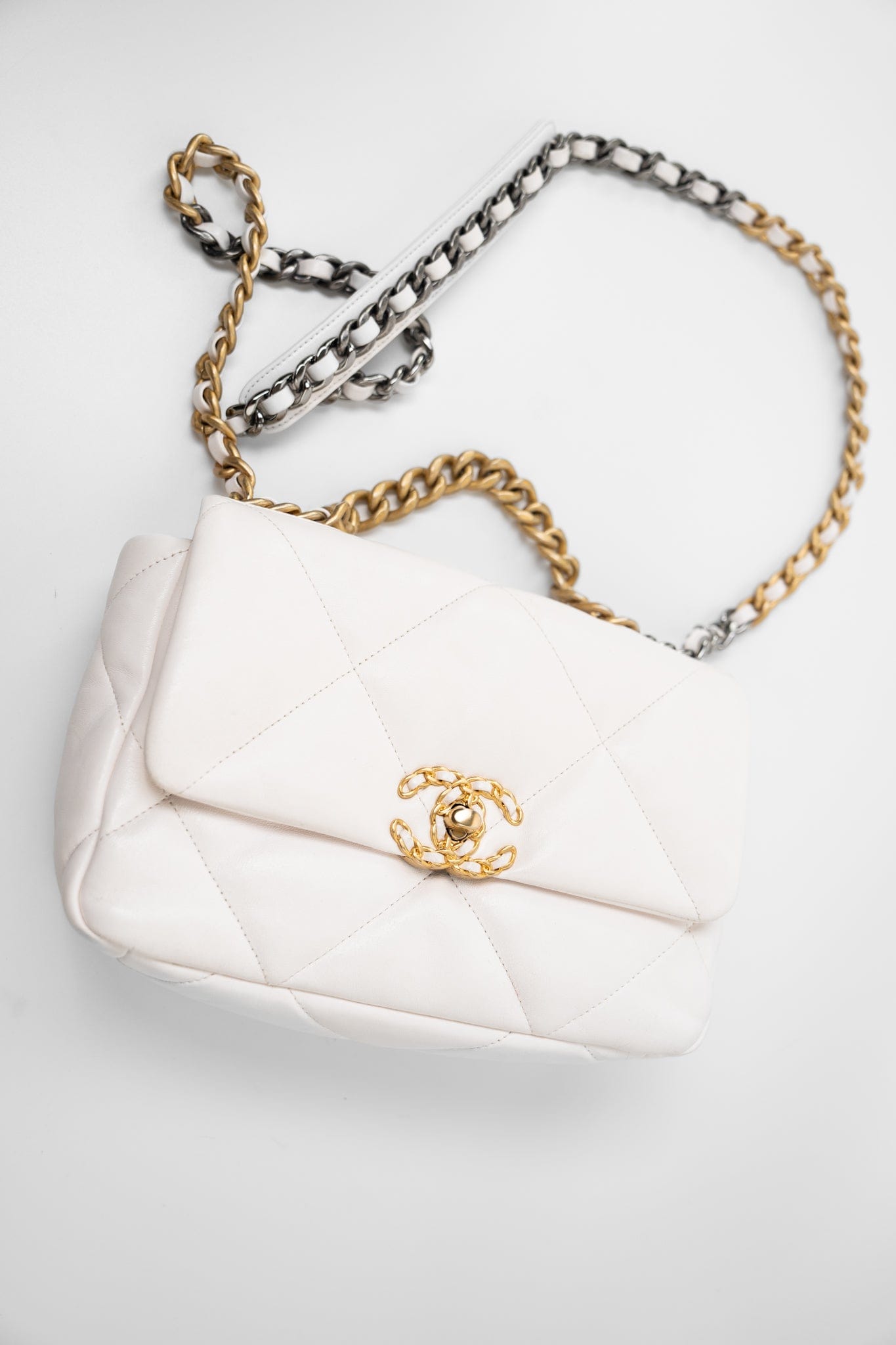 21p White 19 Lambskin Quilted 19 Flap Small