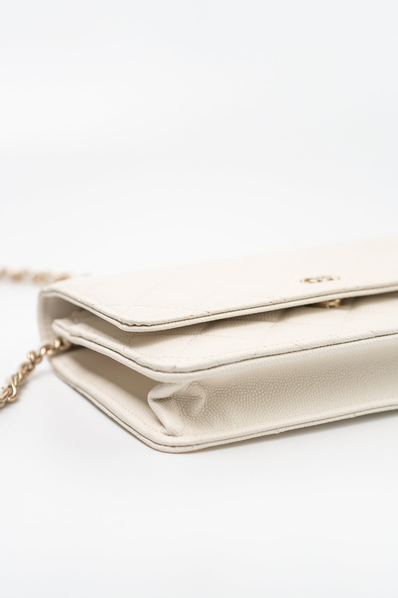 22C White Caviar Quilted Wallet On Chain WOC Light Gold Hardware